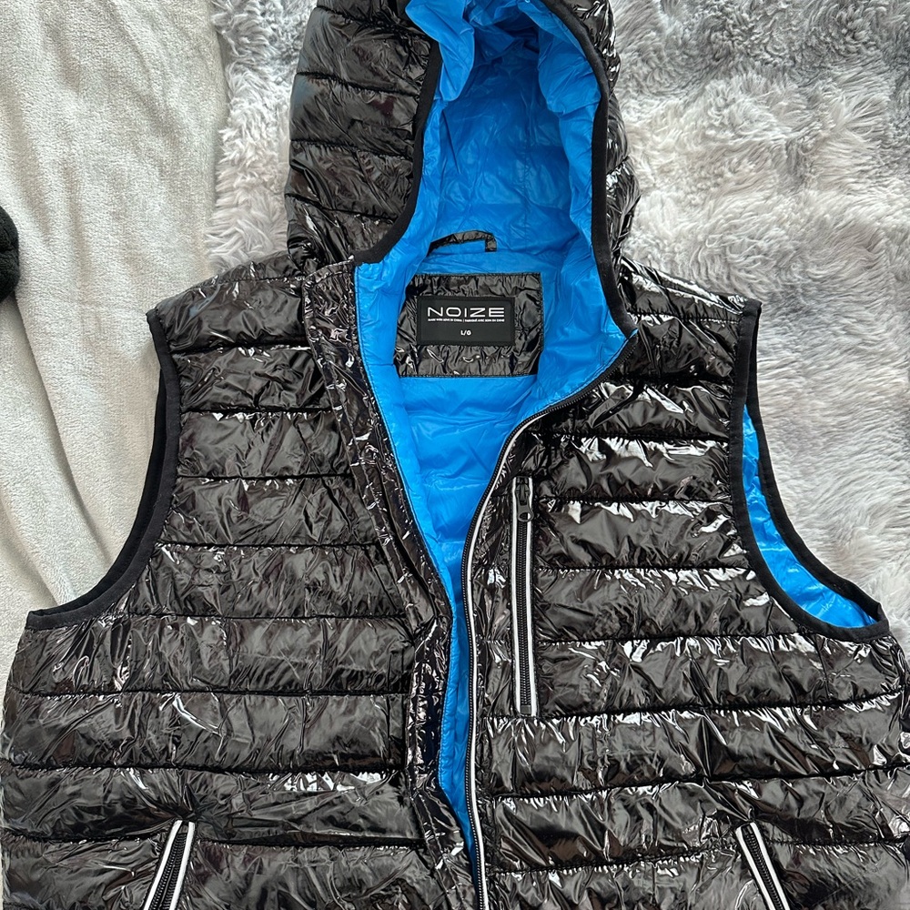 Noize Black Puffer Vest with Blue Lining (New without tags)